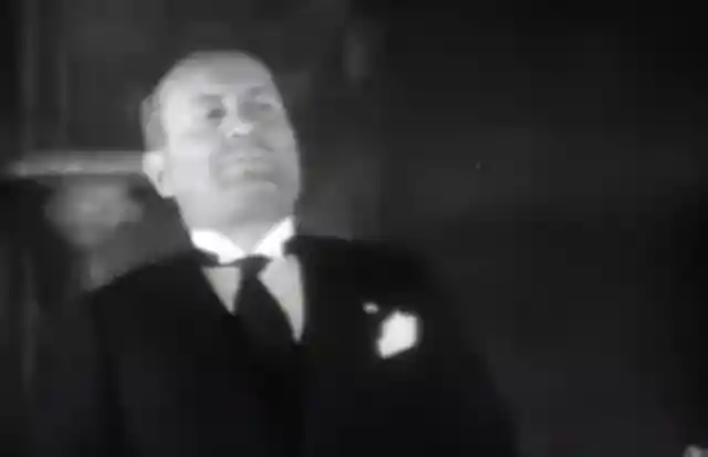 Raw garlic - Benito Mussolini
