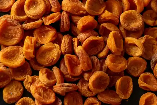 Eating dried fruit