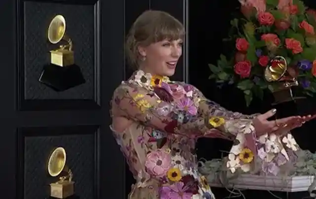 Her 2021 Grammy Awards dress