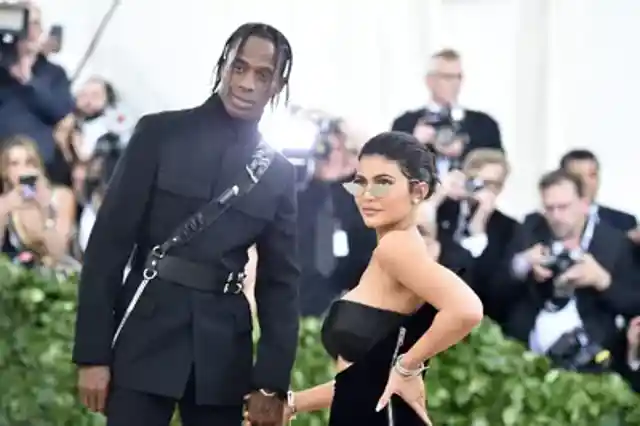 Travis Scott covered Kylie Jenner’s home in rose petals