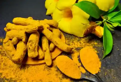 Vietnamese people use turmeric to treat wounds