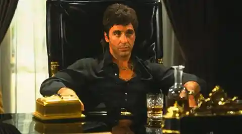 Al Pacino burned his hand on a gun in Scarface