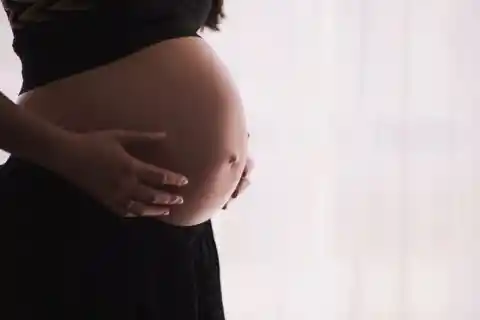 Belly shape determines baby’s gender