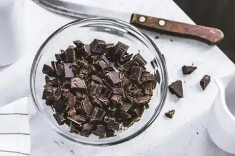 Dark chocolate is high in oxalates<br/>