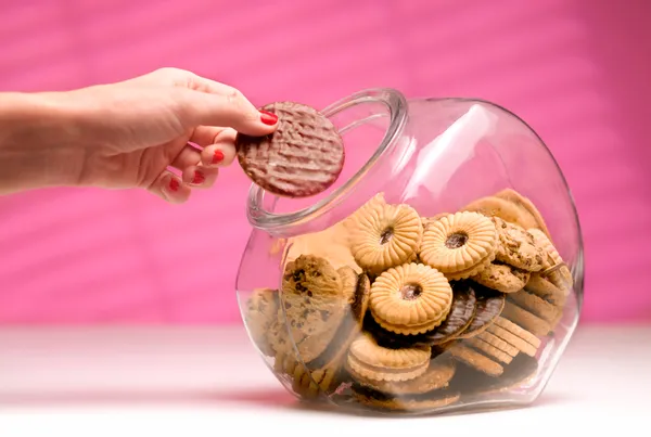 Snacking frequently doesn't help to curb sugar cravings